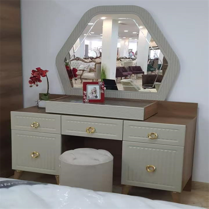 DRESSING TABLE
