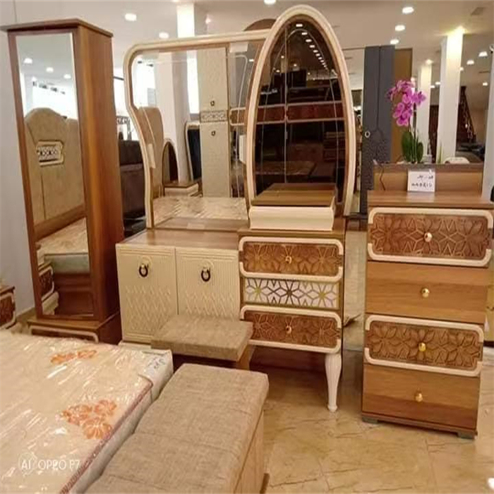 DRESSING TABLE