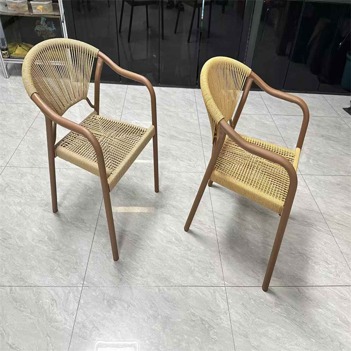 DINING CHAIR