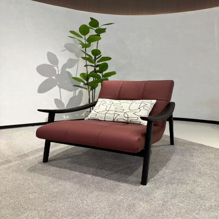 LEISURE CHAIR