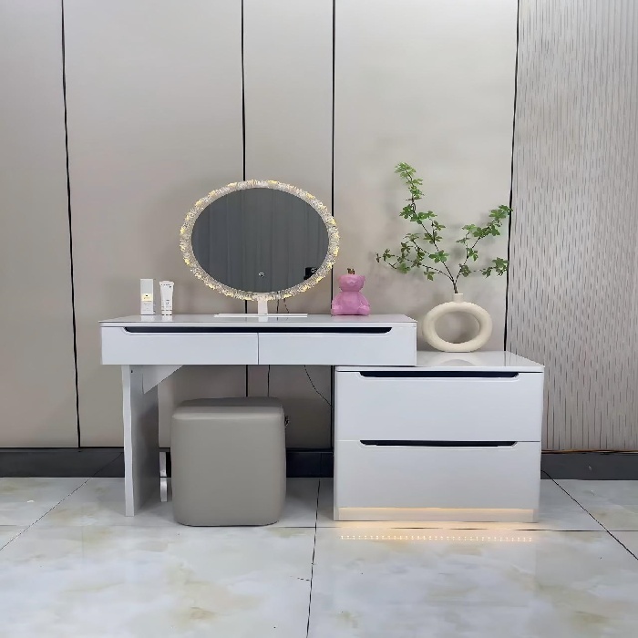 DRESSING TABLE