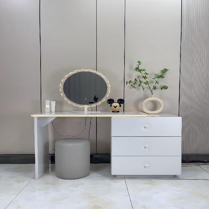 DRESSING TABLE