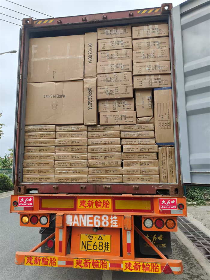 LOADING IN CHINA ON 18042025 (3).jpg