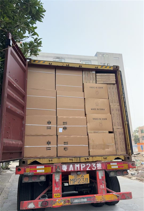 LOADING IN CHINA 20251231 (6).jpg
