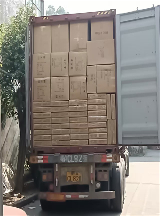 LOADING IN CHINA 20260115 (1).jpg