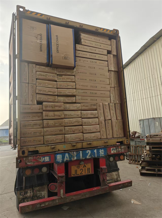 LOADING IN CHINA 20260203 (3).jpg